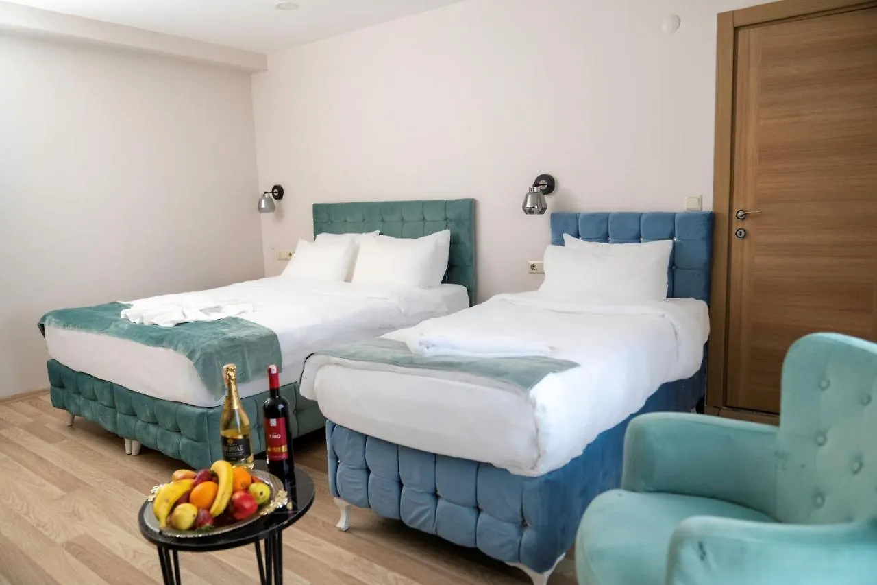 Loss Hotel Catalca 0*,